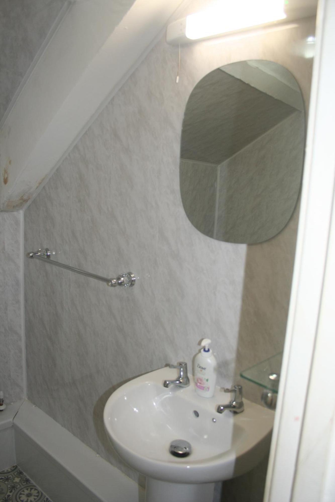 Coynant Farm Guesthouse - Farm Park Stay Суонси Номер фото