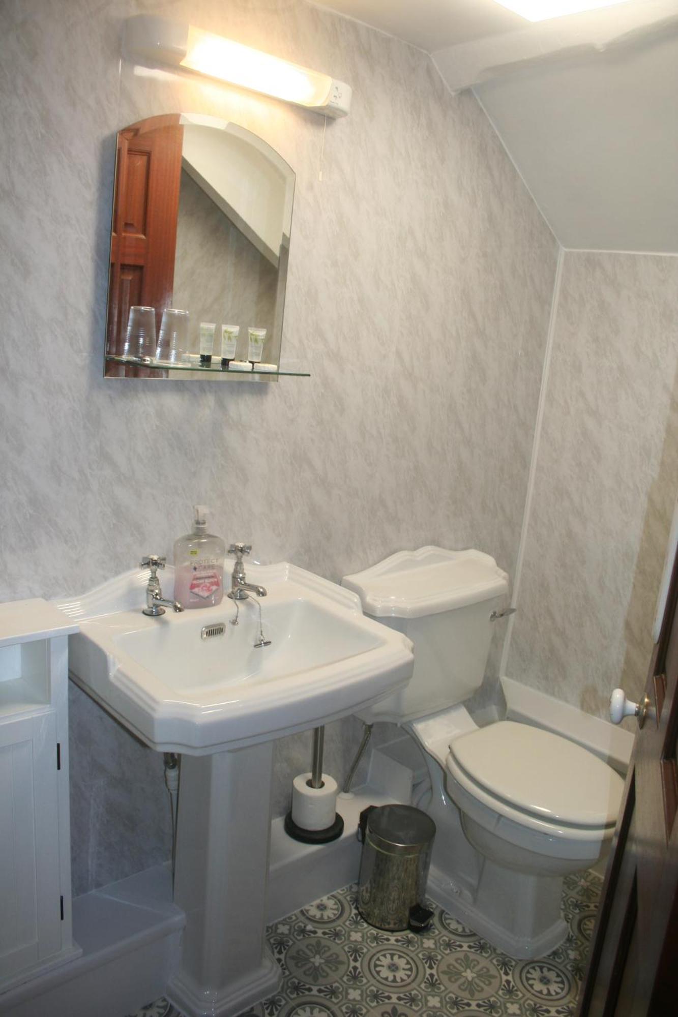 Coynant Farm Guesthouse - Farm Park Stay Суонси Номер фото